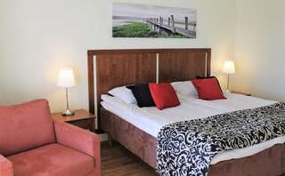 Отель Hotel Kumpeli Spa Хейнола Двухместный номер с 1 кроватью или 2 отдельными кроватями и возможностью посещения спа-салона-4