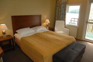 Отель Hotel Kumpeli Spa Хейнола Двухместный номер с 1 кроватью или 2 отдельными кроватями и возможностью посещения спа-салона-5